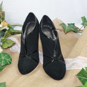 Brand New Jaclyn Smith Women's Heels Color Black Size 8.5